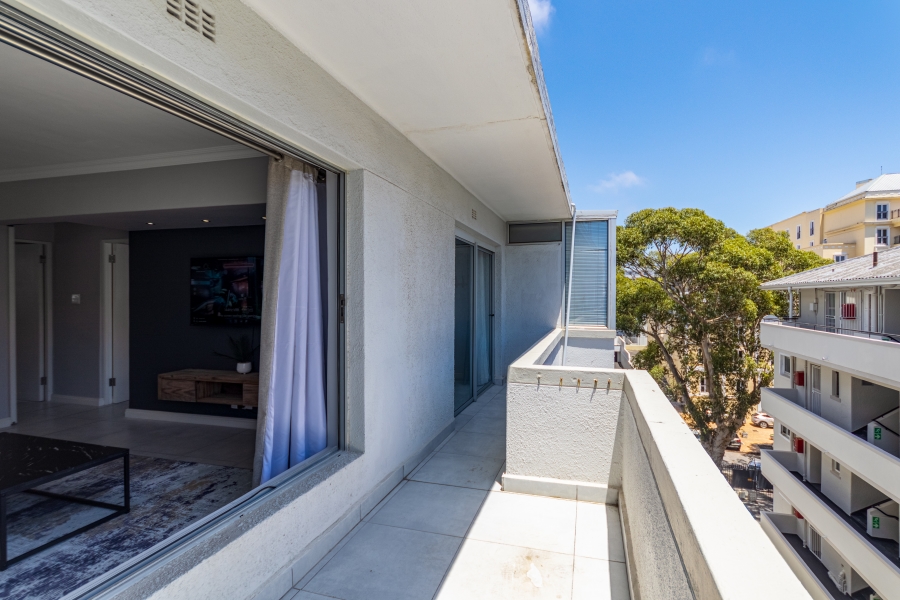 To Let 1 Bedroom Property for Rent in Sea Point Western Cape